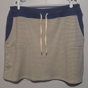 NWOT XL Point Zero Navy and Cream Striped Skort